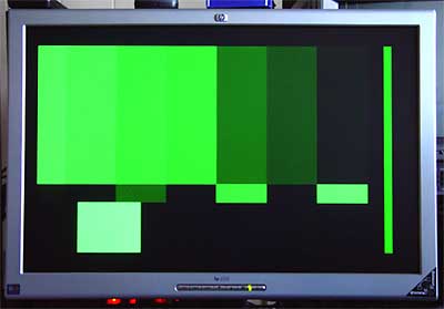 HP Display with colorbars connected to the VGA input